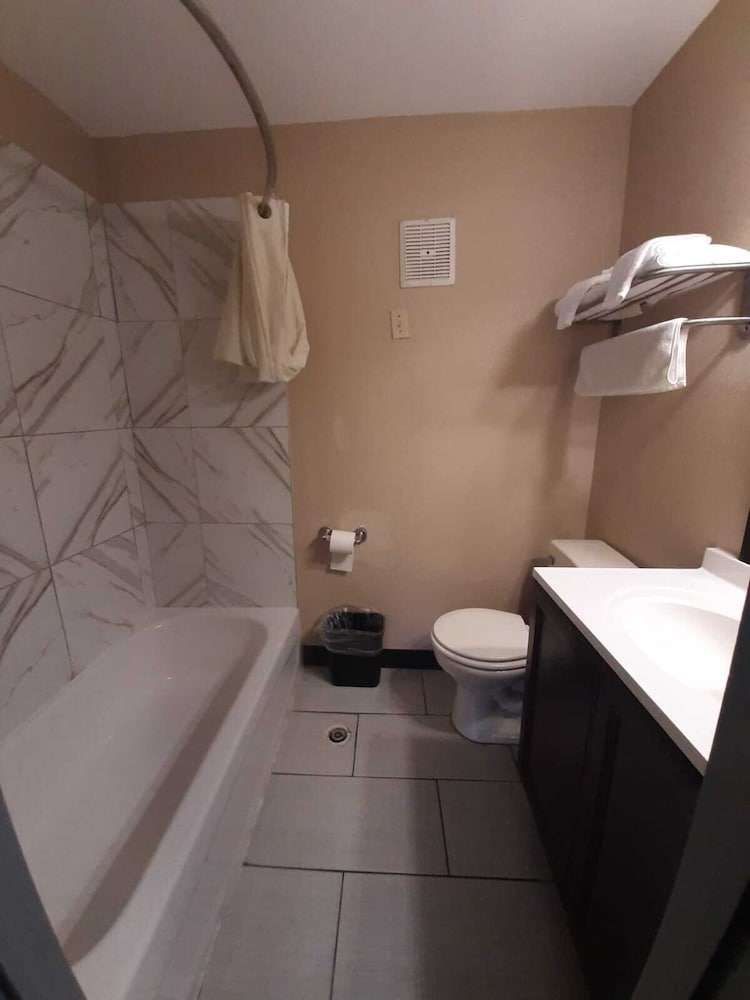 Country Hearth Inn Hannibal - photo 5