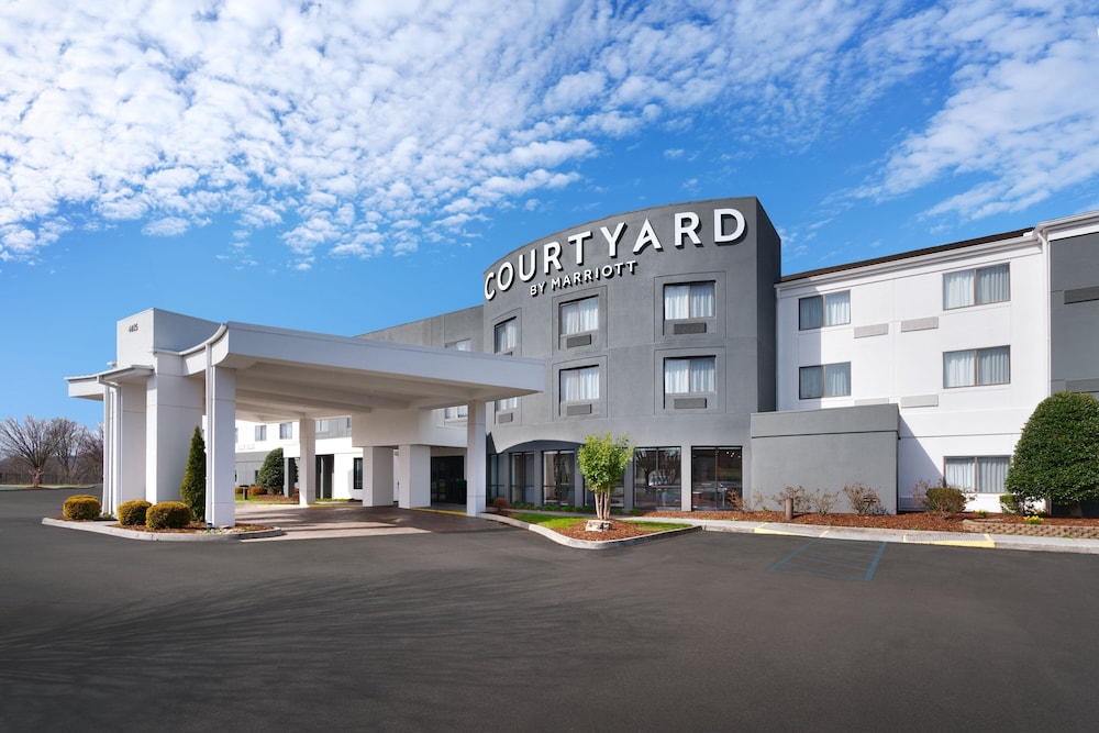 Courtyard by Marriott Johnson City in Johnson, United States
