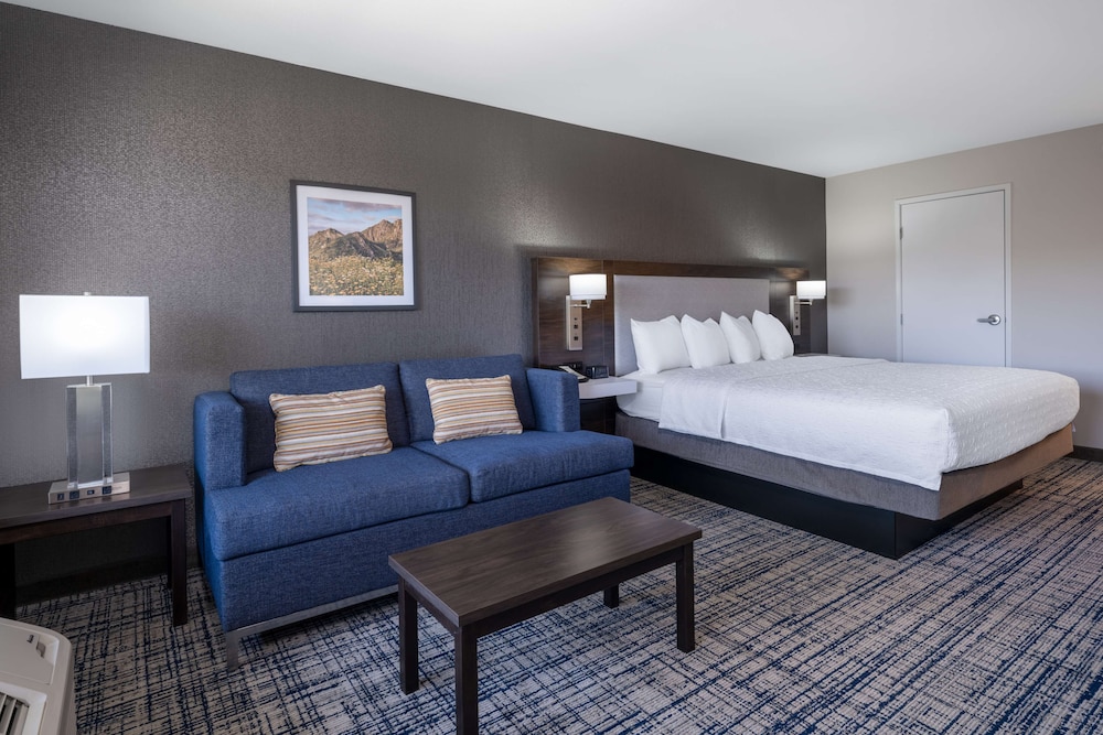 Hampton Inn & Suites Agoura Hills - photo 23