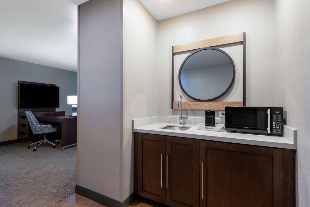 Hampton Inn & Suites Fort Wayne Downtown - photo 13