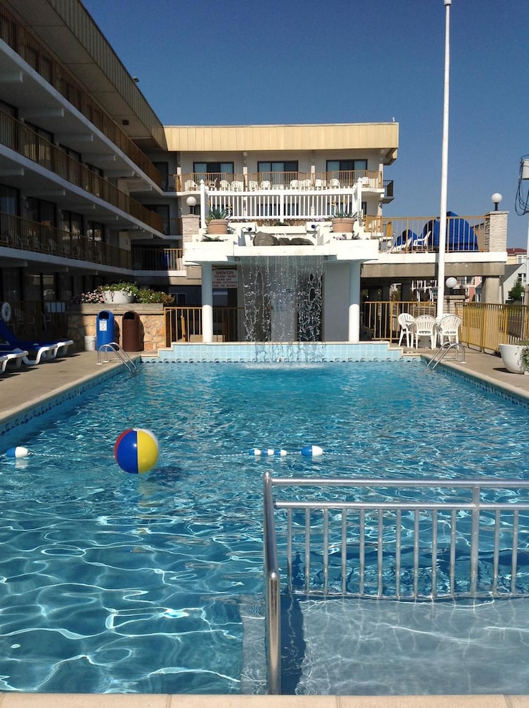 Roman Holiday Motel - photo 41