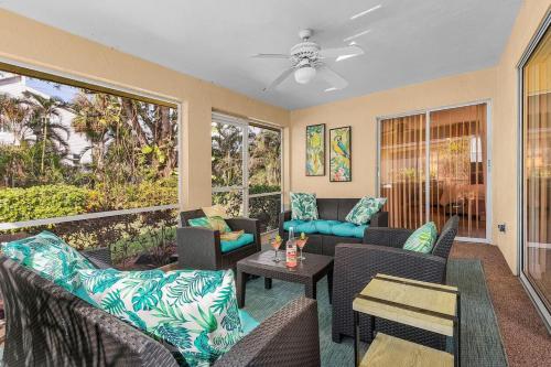 Tropical vacation home close to Vanderbilt Beach — 4-Star Luxury Hotel in Naples, United States