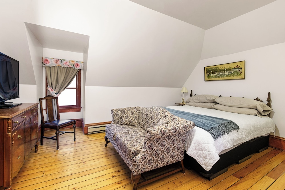 Le Griffon B&B — 4-Star Luxury Hotel in Shediac, Canada