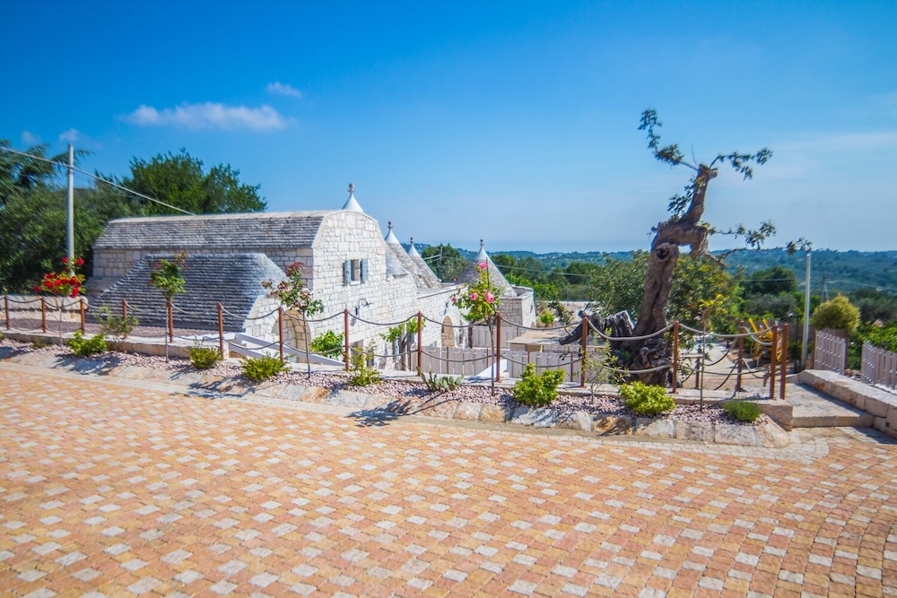 NA Volte Trulli e Quiete — 4-Star Luxury Hotel in Locorotondo, Italy