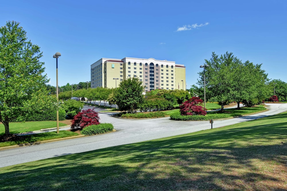 Embassy Suites Greenville Golf Resort & Conference Center - featured photo