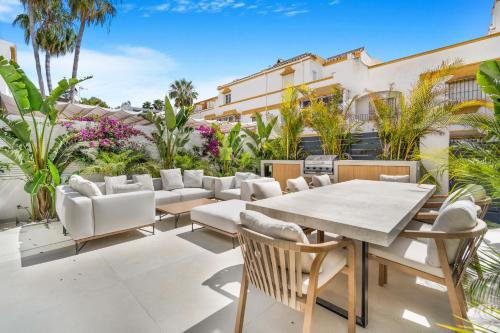 Casa Penati Marbellamar — 4-Star Luxury Hotel in Marbella, Spain