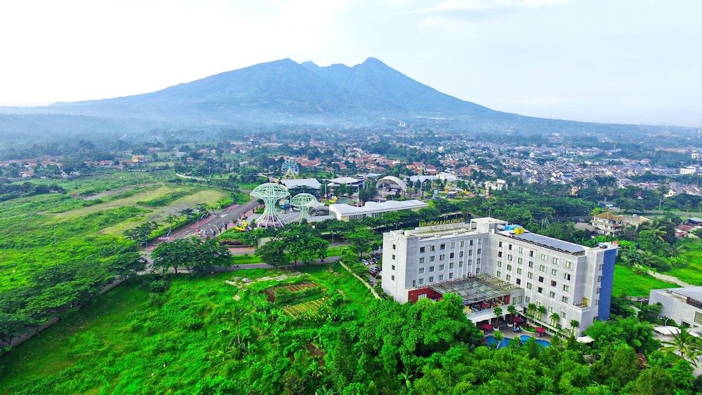 Padjadjaran Suites Resort & Convention — hotel in Bogor