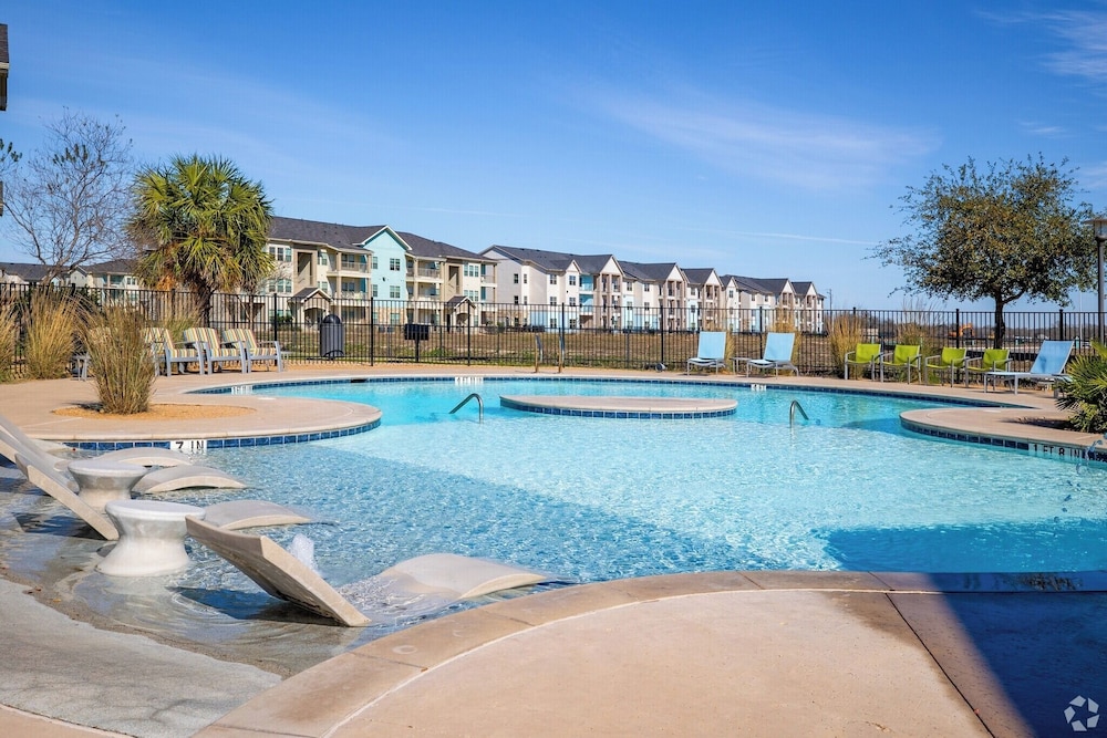 Landing Apartments Austin Lockhart — 4-Star Luxury Hotel in Lockhart, United States