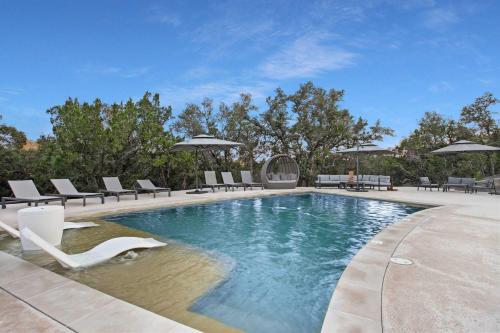 Starlight Horizon — 4-Star Luxury Hotel in Canyon Lake, United States