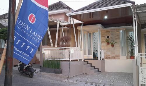 Villa Yanti Permata Garden — 4-Star Luxury Hotel in Batu, Indonesia