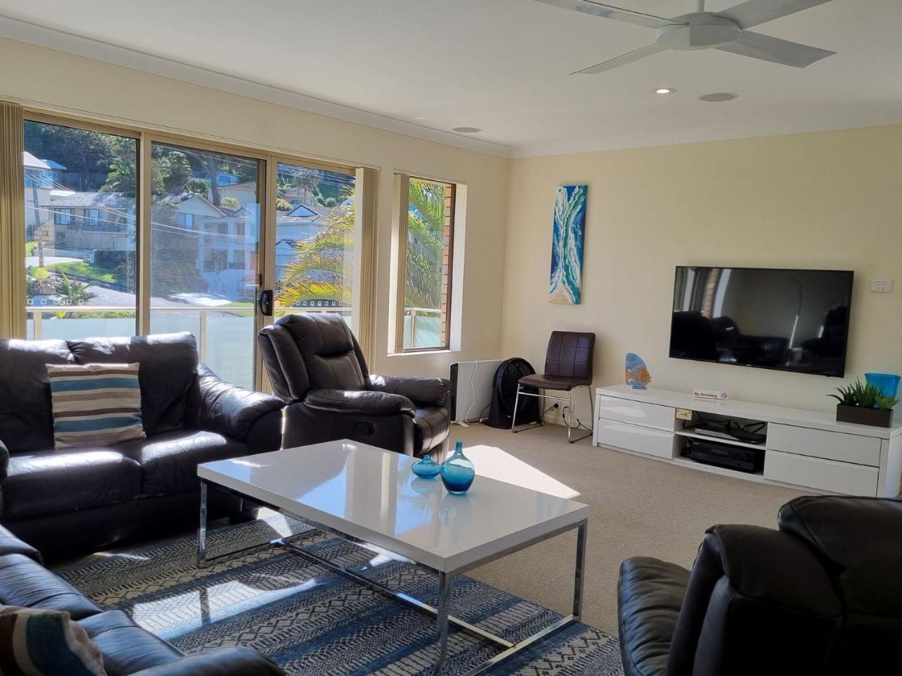 26 Sunbakers 19080886 — Forster