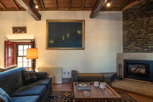 Quinta de Mourães Casa do Xisto — 4-Star Luxury Hotel in Vila Nova De Gaia, Portugal