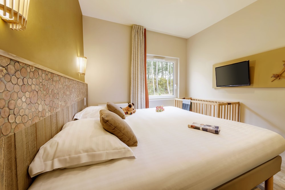 Center Parcs Le Bois aux Daims in Poitiers, France