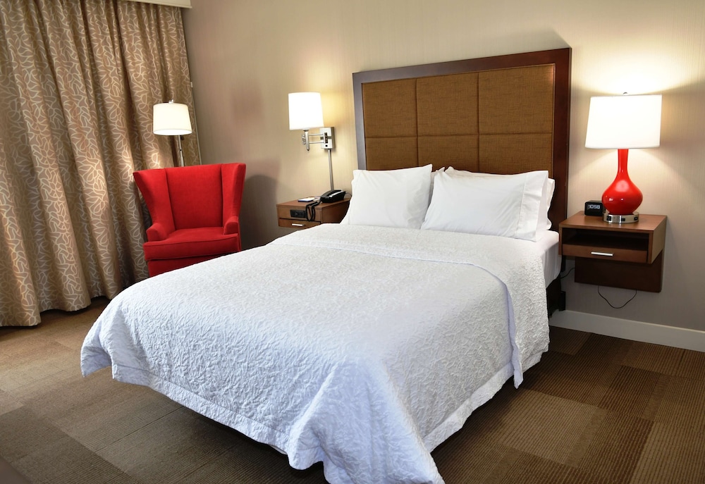 Hampton Inn & Suites Bethlehem - photo 12