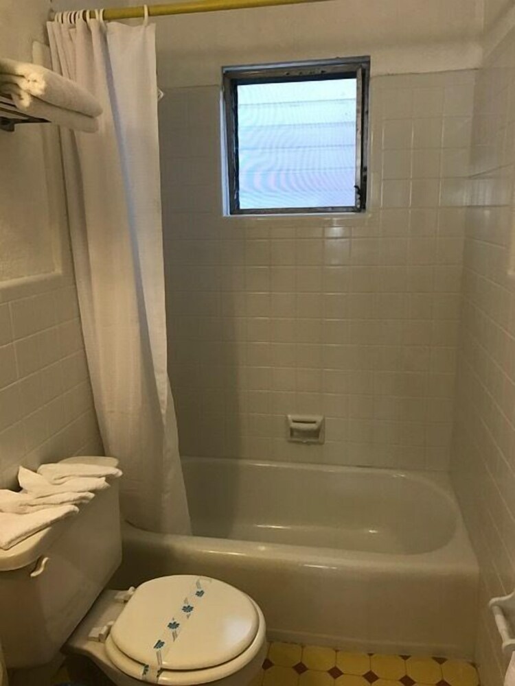 Beach Colony Motel - photo 20