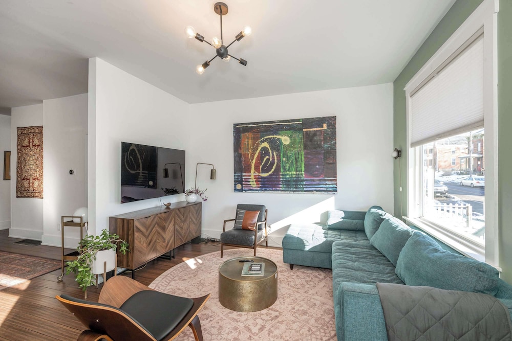 Northside Nook Home for 6 — 4-Star Luxury Hotel in Cincinnati, United States