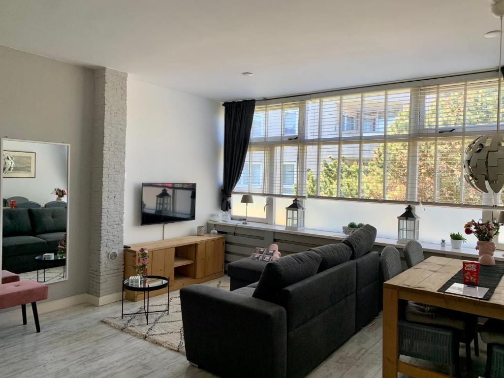 Amsterdam Beach Apartment 2 Private Garden — 4-Star Luxury Hotel in Zandvoort, Netherlands