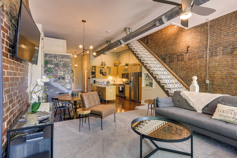 Kentucky Bourbon Loft about Downtown Louisville — 4-Star Luxury Hotel in Louisville, United States