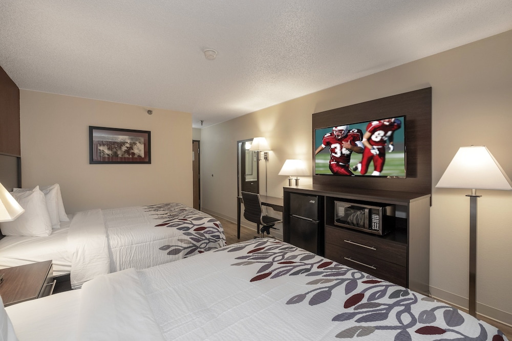 Red Roof Inn Greensburg - photo 11