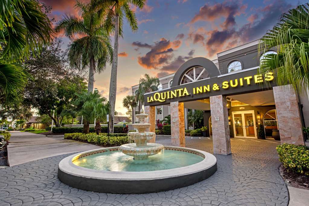 La Quinta Inn & Suites by Wyndham Coral Springs South — hotel in Coral Springs
