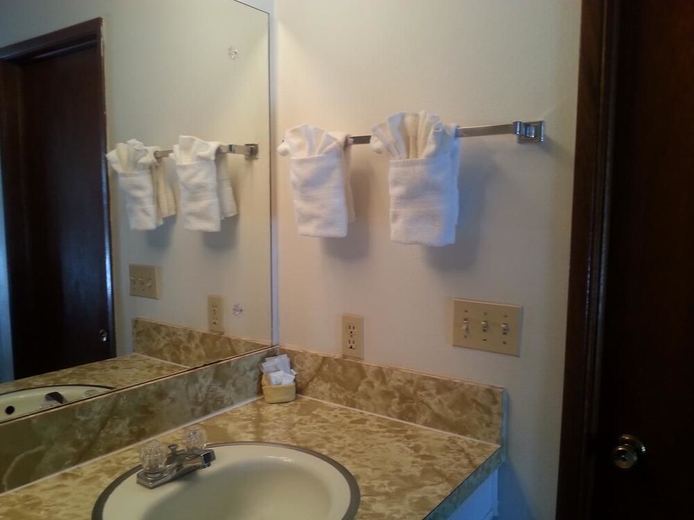 Colwell Inn - photo 9