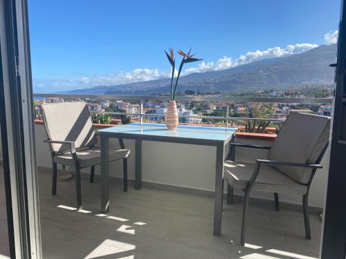 Luxusappartement Buena Vista a46572 — 4-Star Luxury Hotel in Puerto De La Cruz, Spain