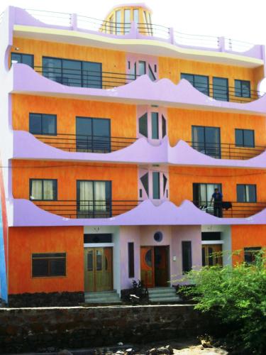 Zena Star - carbon neutral hotel in Tarrafal