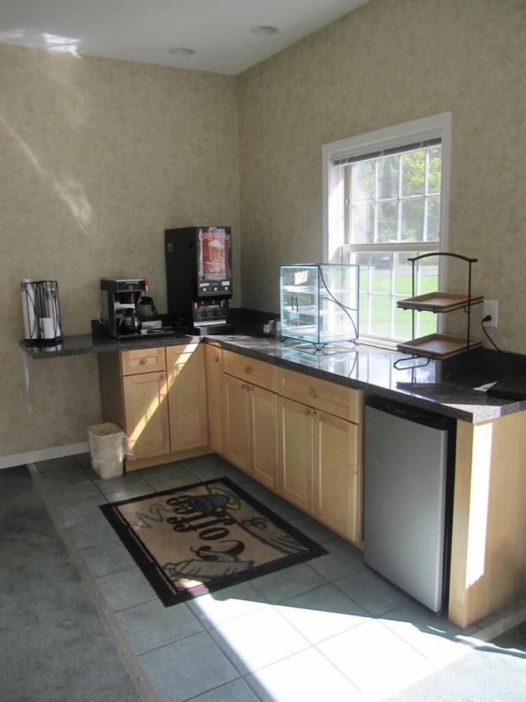 The Springwater Inn - photo 21