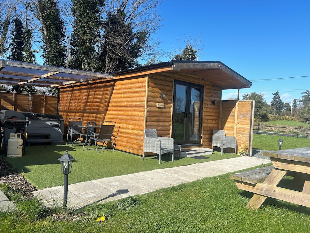 Bambi's Hideaway - carbon neutral hotel in Castlewellan