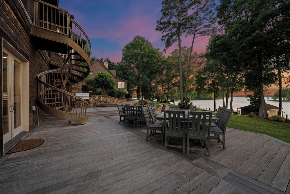Sunset Shores Resort: The Grand House by Avantstay Lakefront Spa Private Dock beach Game Room - photo 51