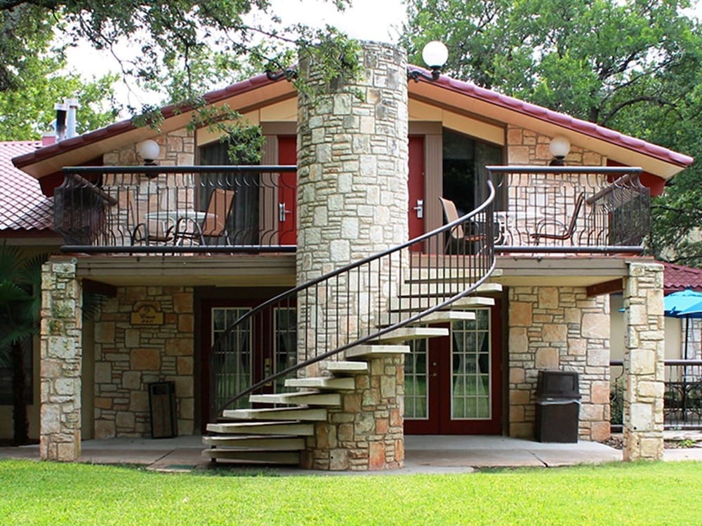 Inn of the Hills Resort and Conference Center - photo 40
