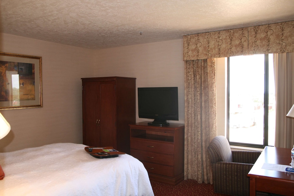 Hampton Inn Sierra Vista - photo 17