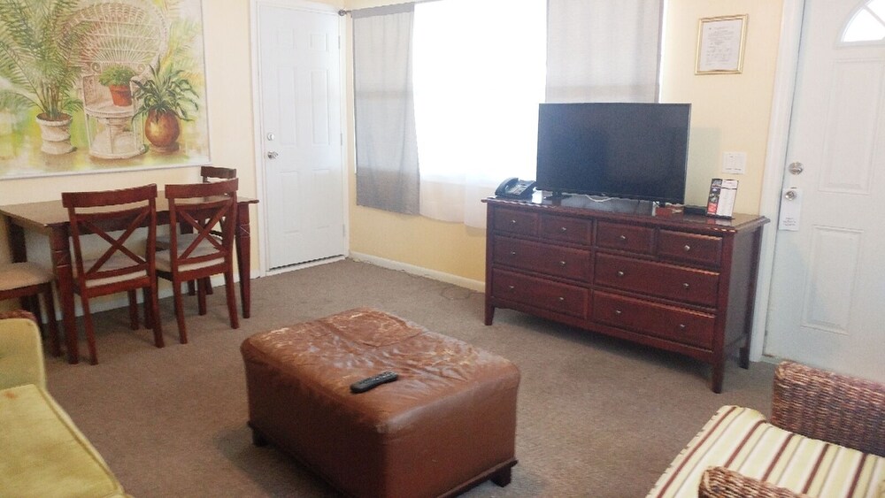 Flamingo Inn Bayside Suites - photo 42