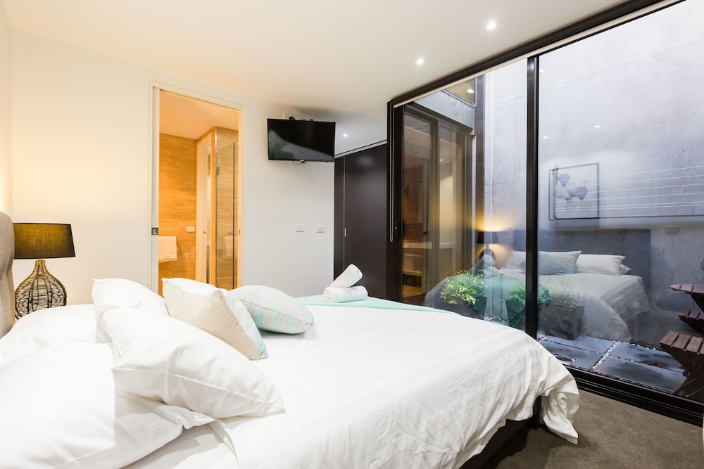 Renee 4Bdr North Melbourne House — North Melbourne — photo 4