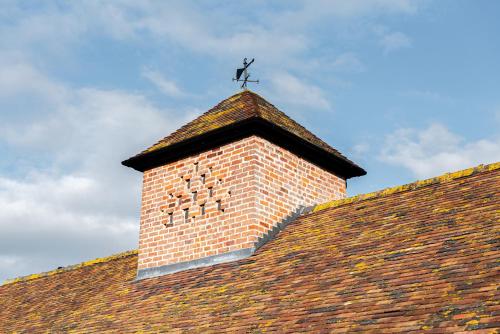 Pigeon House Unique Barn with private garden hot tub and wood burner — 4-Star Luxury Hotel in Shrewsbury, United Kingdom