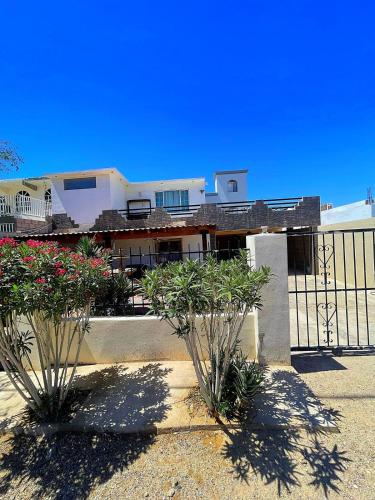Family Friendly Casita Sleeps 8 Gated parking 1 mile to beach Puerto Penasco in Puerto Penasco, Mexico
