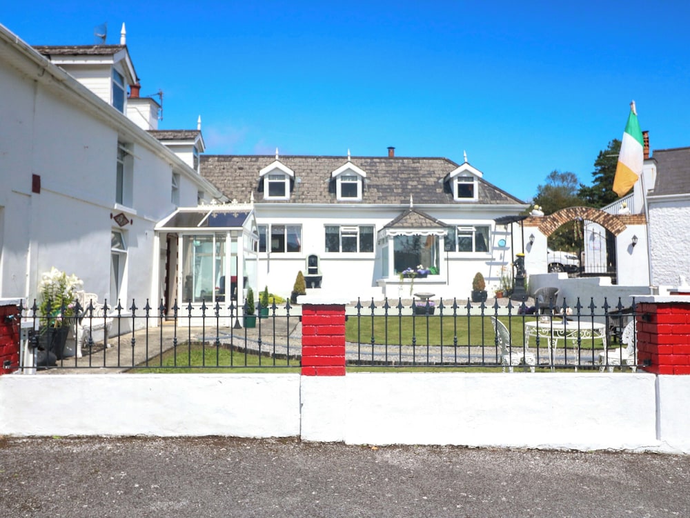 Waterfall House — 4-Star Luxury Hotel in Cork, Republic of Ireland