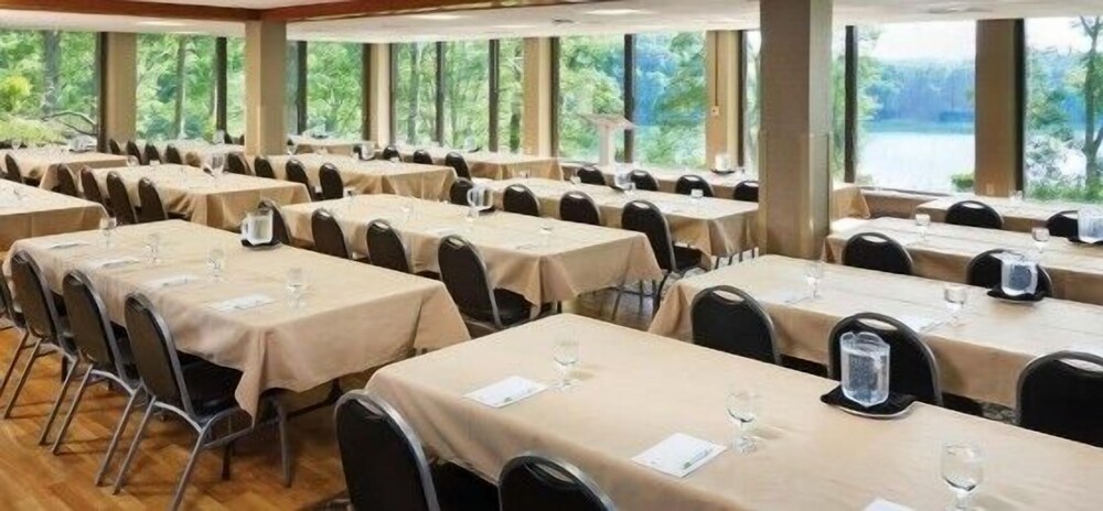 Burr Oak Lodge & Conference Center - photo 15