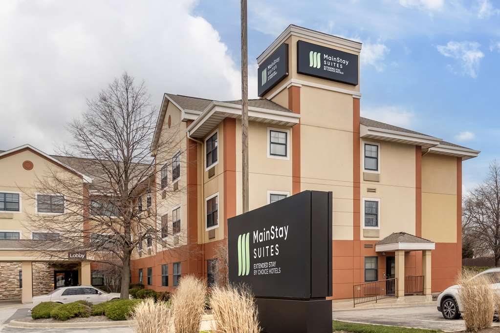MainStay Suites Chicago Hillside - photo 3