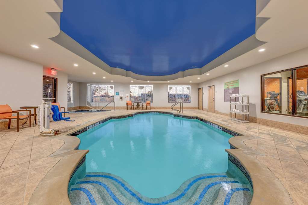 La Quinta Inn & Suites by Wyndham Woodway Waco South - photo 10