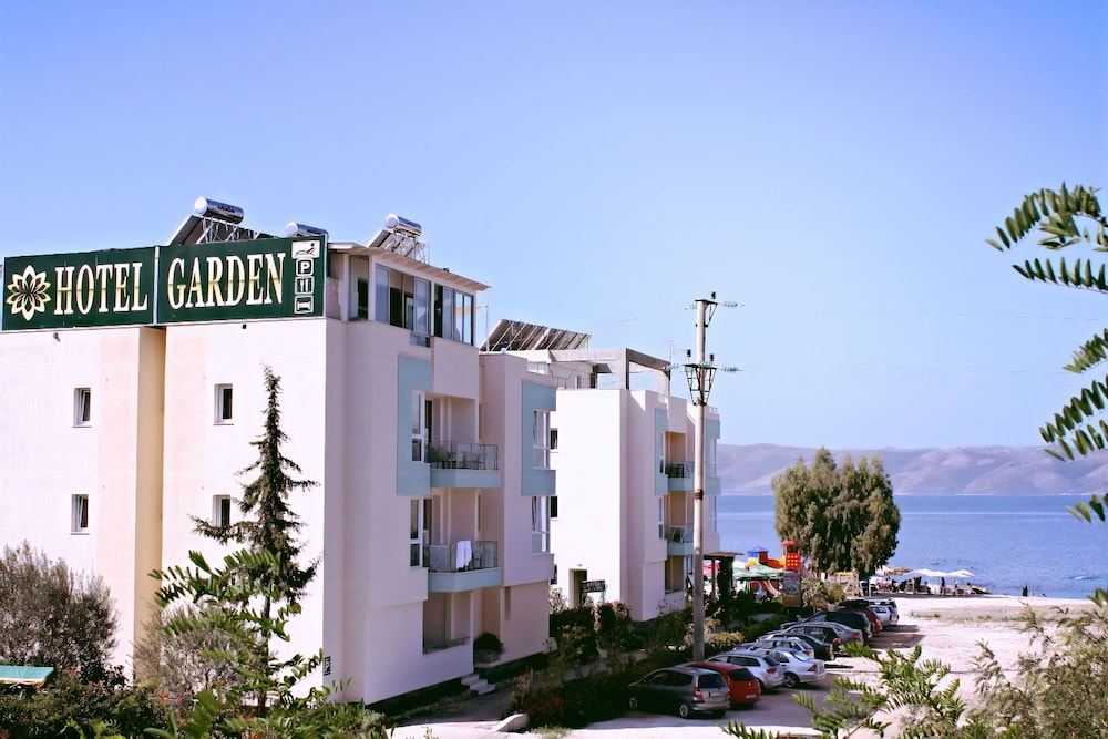 Hotel Garden - carbon neutral hotel in Orikum