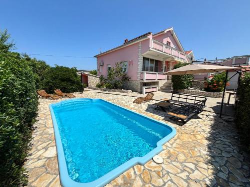 Guest House with Pool Ante — 4-Star Luxury Hotel in Vrsi, Croatia