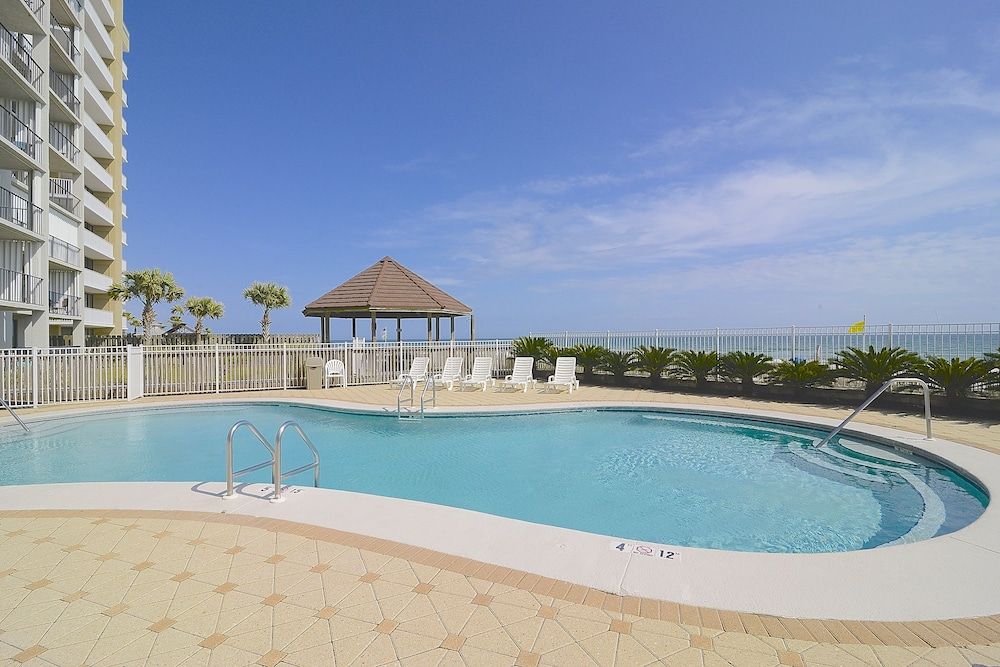 Romar Tower 8c - carbon neutral hotel in Orange Beach