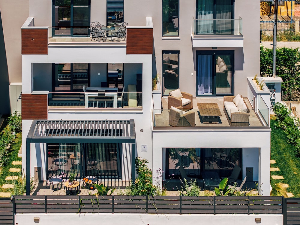 Kleoniki & Irida Residential Complexes — 4-Star Luxury Hotel in Kavala, Greece