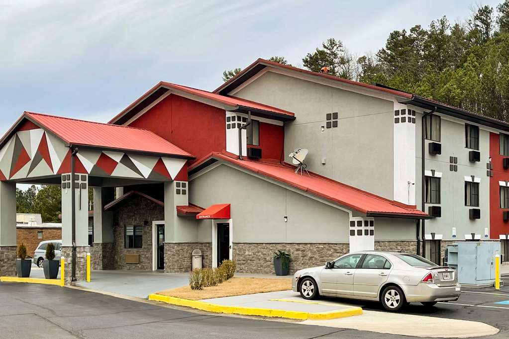 Econo Lodge Cartersville Emerson Lake Point - photo 3