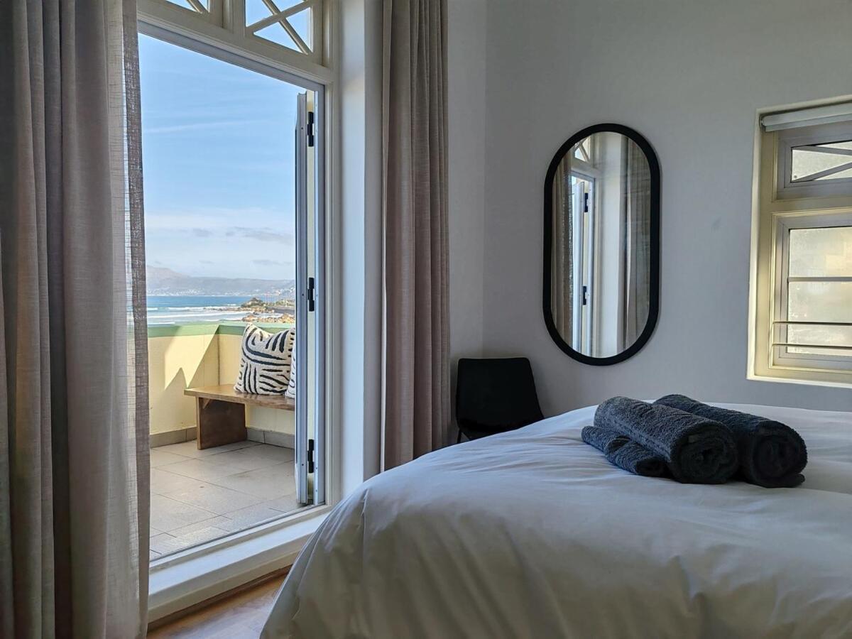 Surfers Corner Luxury Penthouse