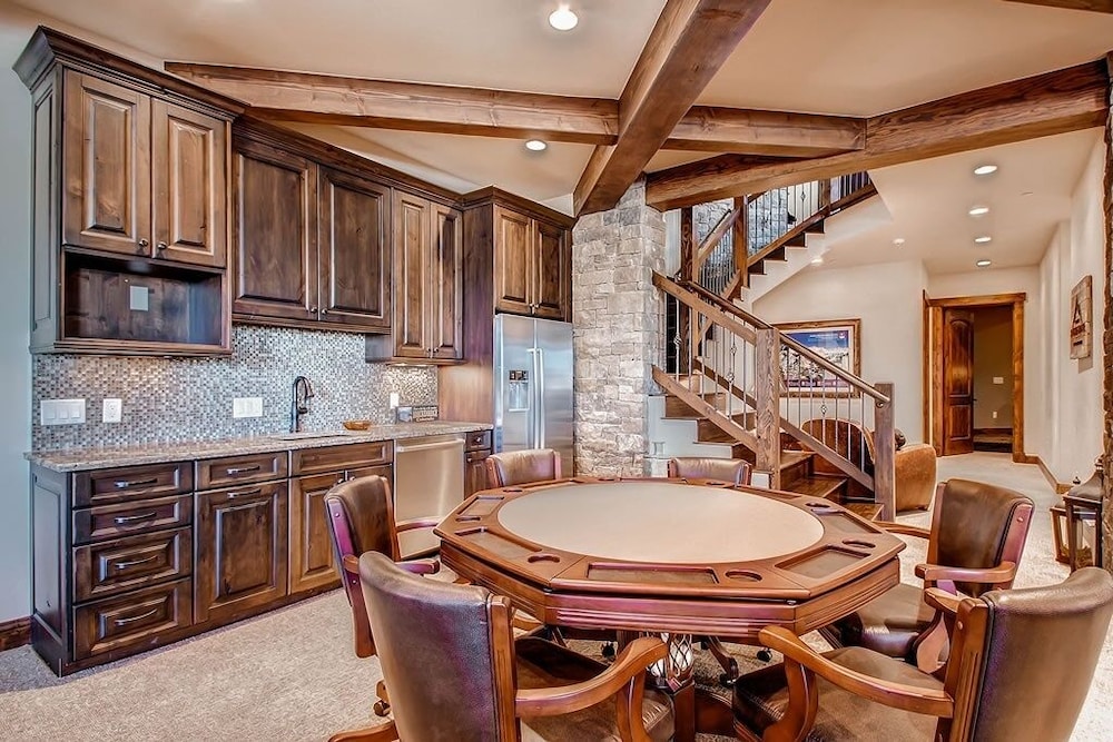 Slopeside Manor On Peak 8 By Pinnacle Lodging - photo 40
