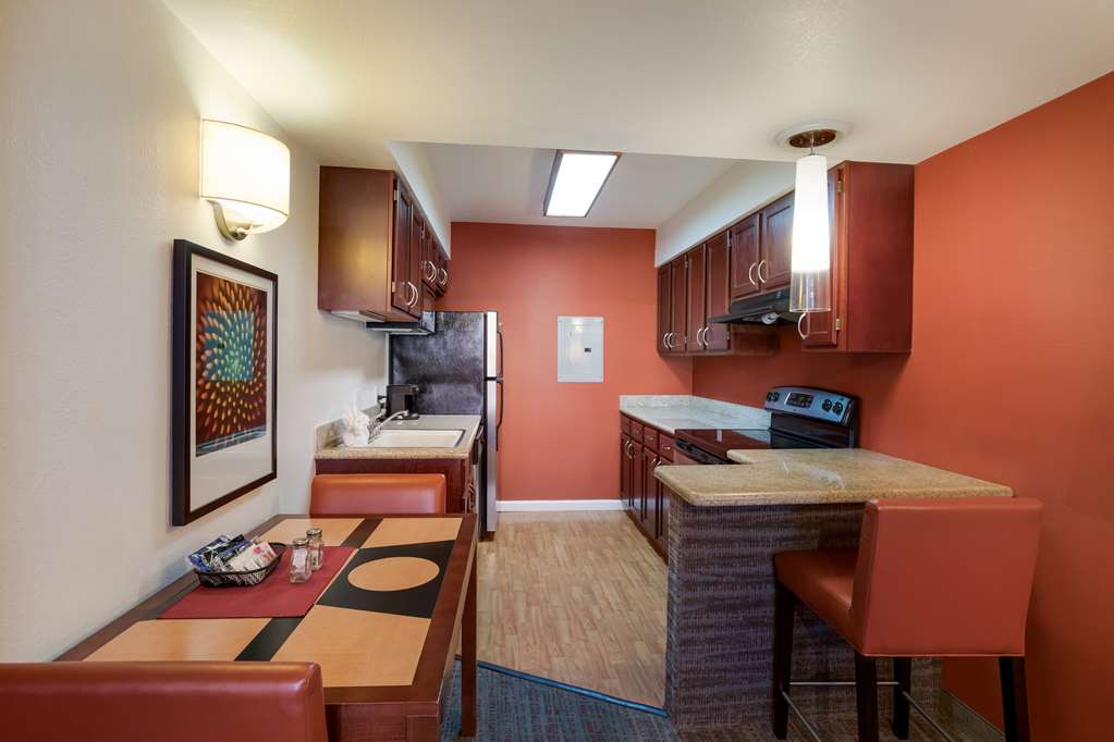 SenS Suites Livermore SureStay Collection by Best Western - photo 10