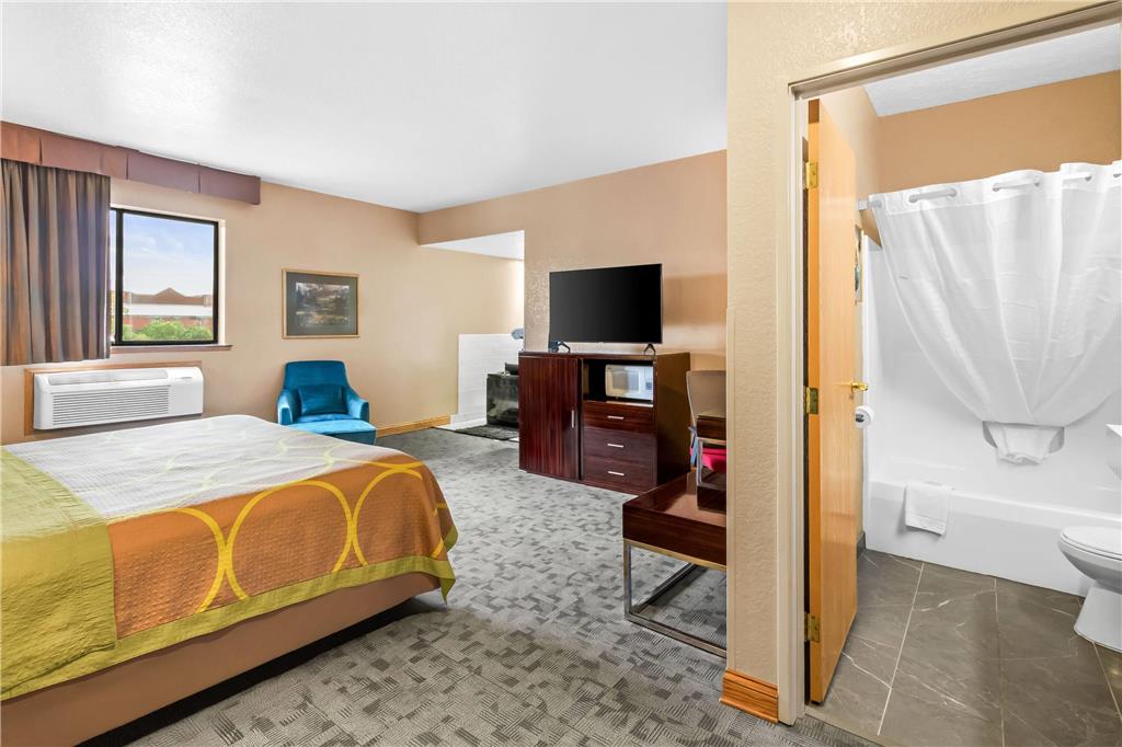Super 8 by Wyndham Uniontown PA - photo 31