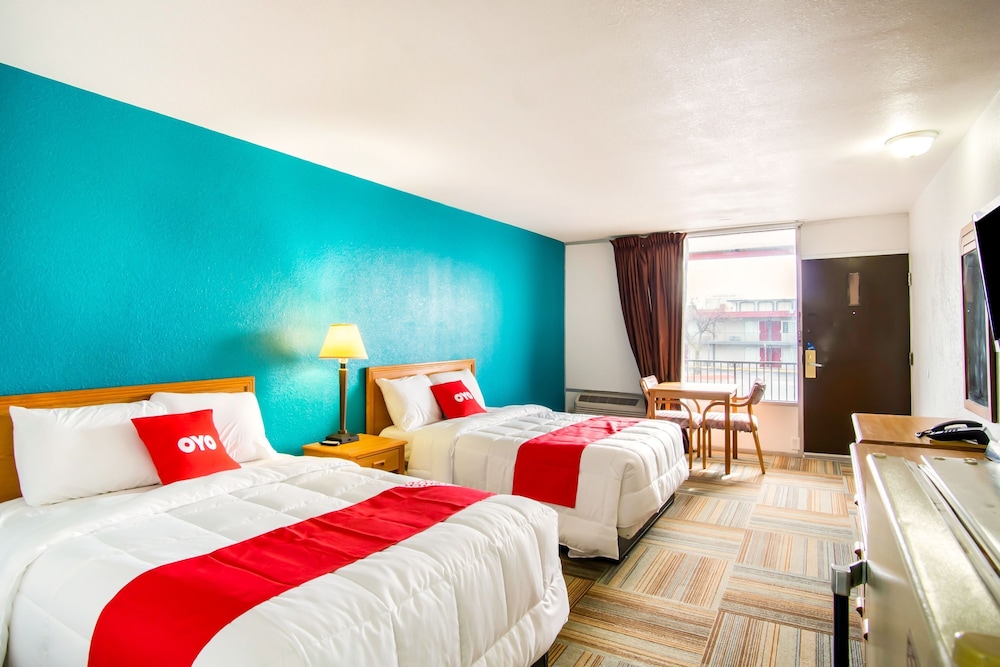 OYO Hotel Hutchinson West 4th Ave - photo 10